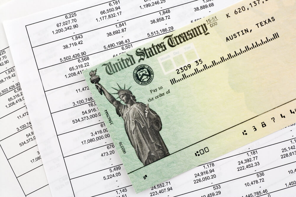Expat Tax Advice: Four Money Saving Tips for Your Tax Return Expat Tax Advice: Four Money Saving Tips for Your Tax Return