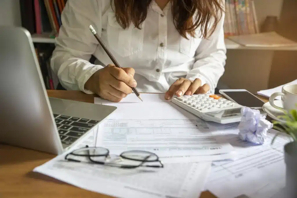 When Are Tax Filing Deadlines for U.S. Expats by Country?