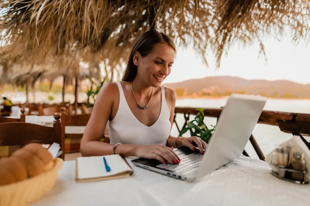 What Are the 2025 Tax Year Deadlines for American Expats?