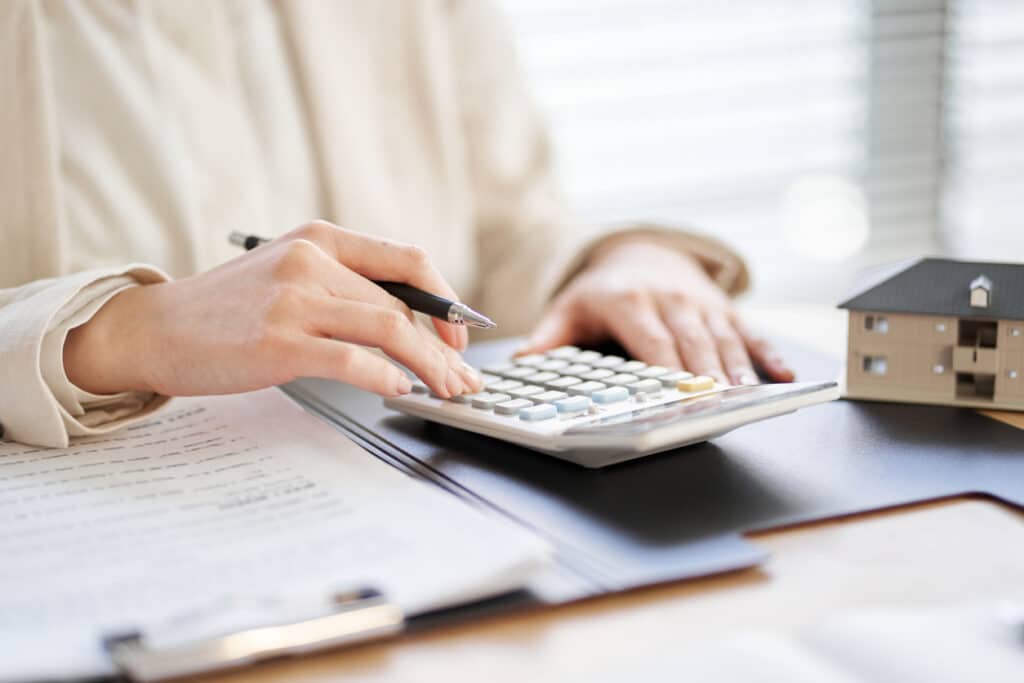 Understanding the Fine Line Between Tax Evasion and Tax Avoidance for Expats