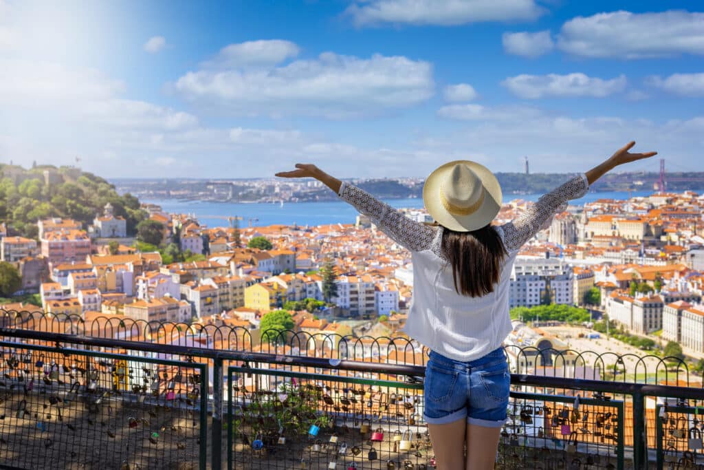 Moving to Portugal from the US: Visa Requirements 101 