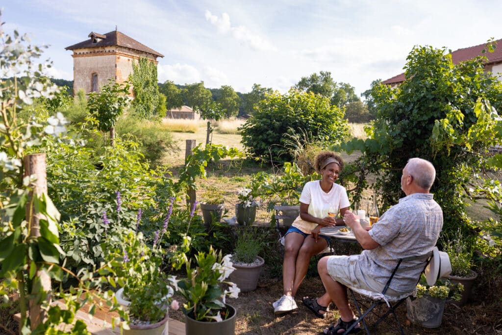 Americans Retiring in France: Visas, Healthcare, & Taxes
