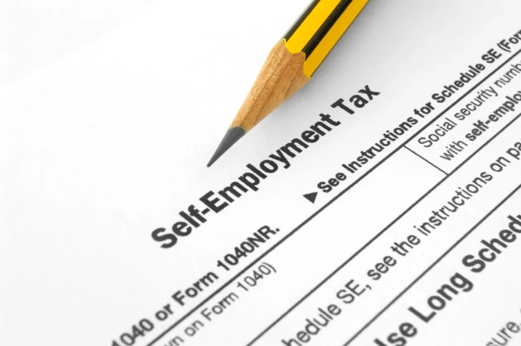Do US Expats Pay Self-Employment Tax? (2025 Guide) 
